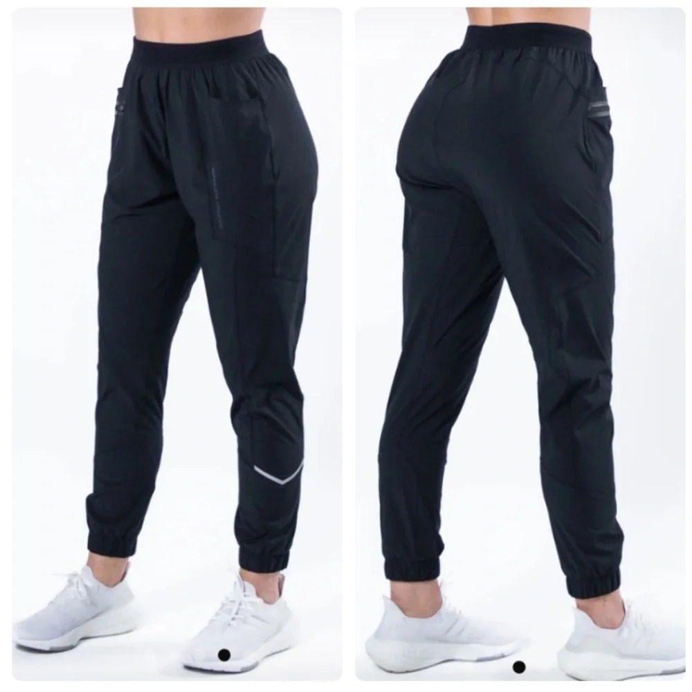 Alphalete Women's Infinity Studio Pant in Black